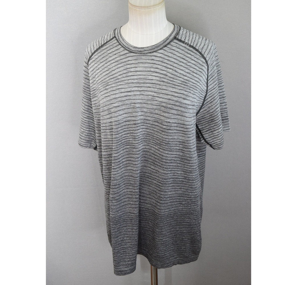 Lululemon Metal Vent Tech XL Grey Ombre Stripe Short Sleeve Mens Shirt